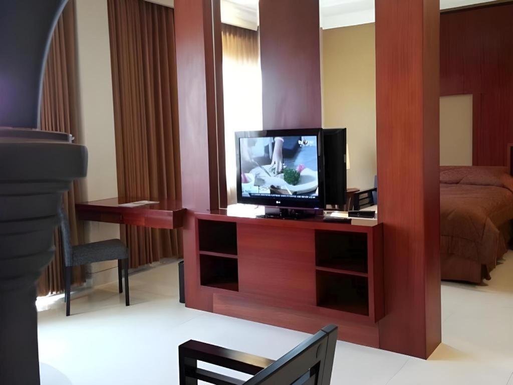 Wonua Monapa Hotel Resort Kendari Bagian luar foto