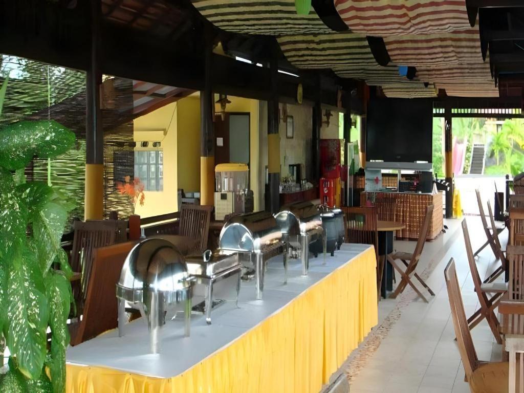 Wonua Monapa Hotel Resort Kendari Bagian luar foto