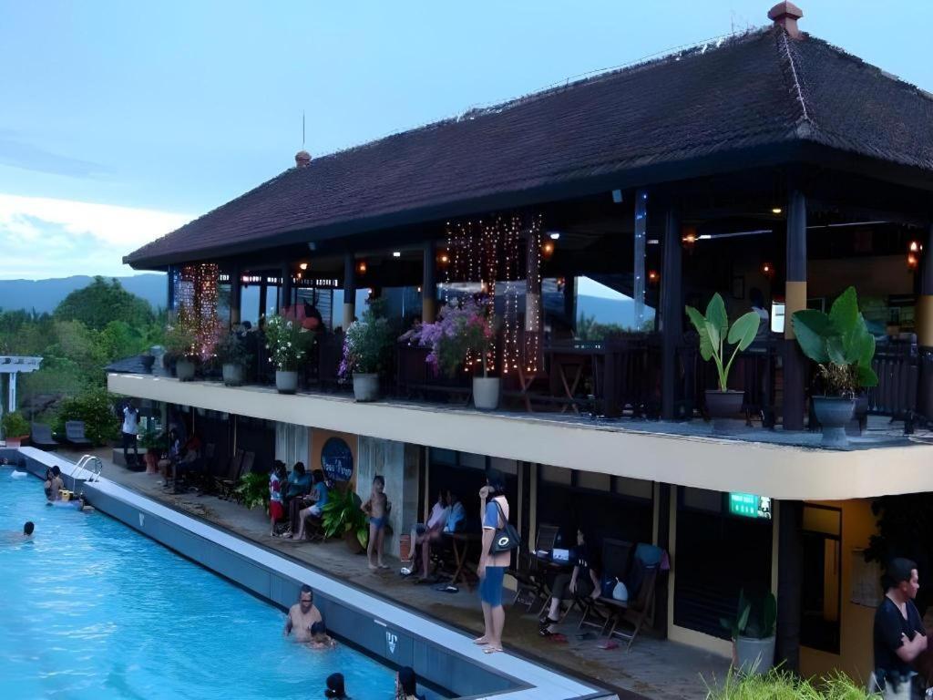 Wonua Monapa Hotel Resort Kendari Bagian luar foto