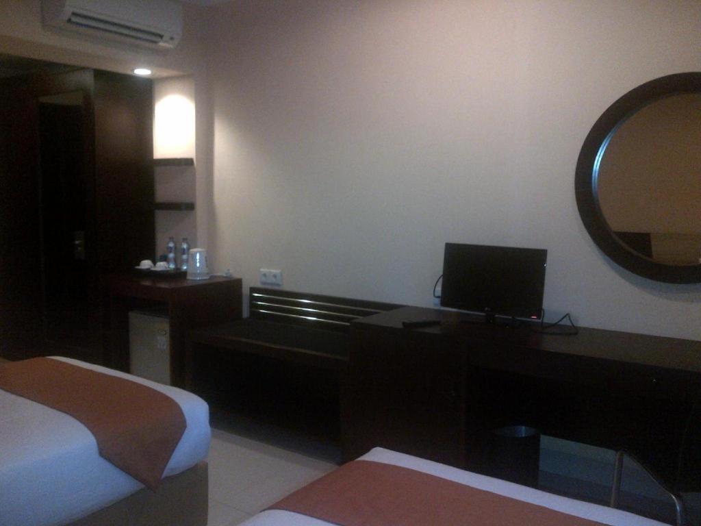 Wonua Monapa Hotel Resort Kendari Bagian luar foto