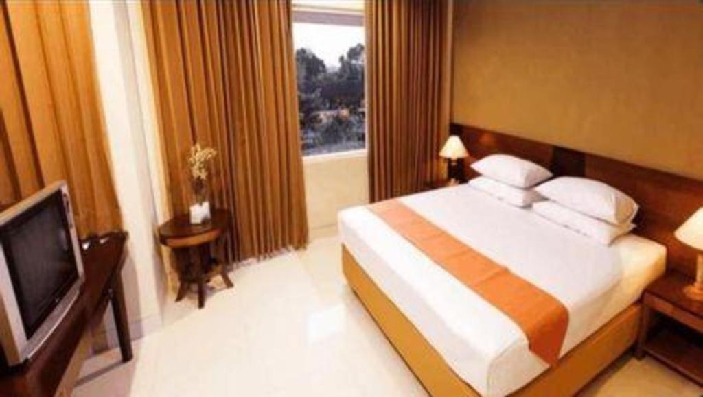 Wonua Monapa Hotel Resort Kendari Bagian luar foto