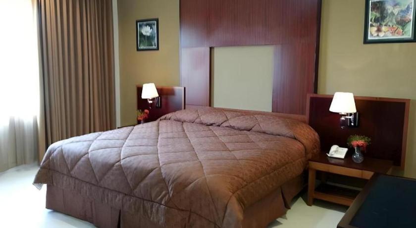 Wonua Monapa Hotel Resort Kendari Bagian luar foto