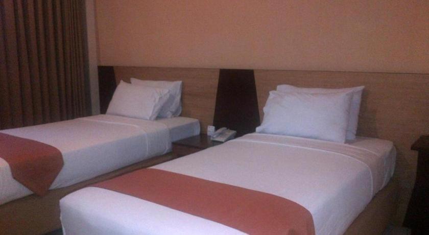 Wonua Monapa Hotel Resort Kendari Bagian luar foto